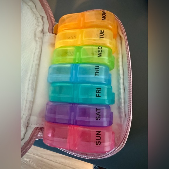 Pink Weekly Pill Case - Picture 2 of 3
